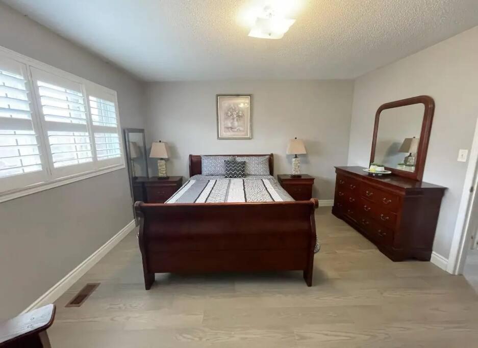Elegant & Luxurious 3 Bedroom Home Mississauga Dış mekan fotoğraf