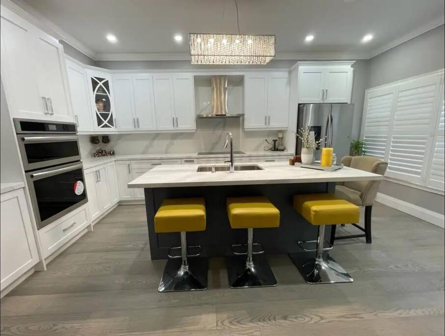 Elegant & Luxurious 3 Bedroom Home Mississauga Dış mekan fotoğraf
