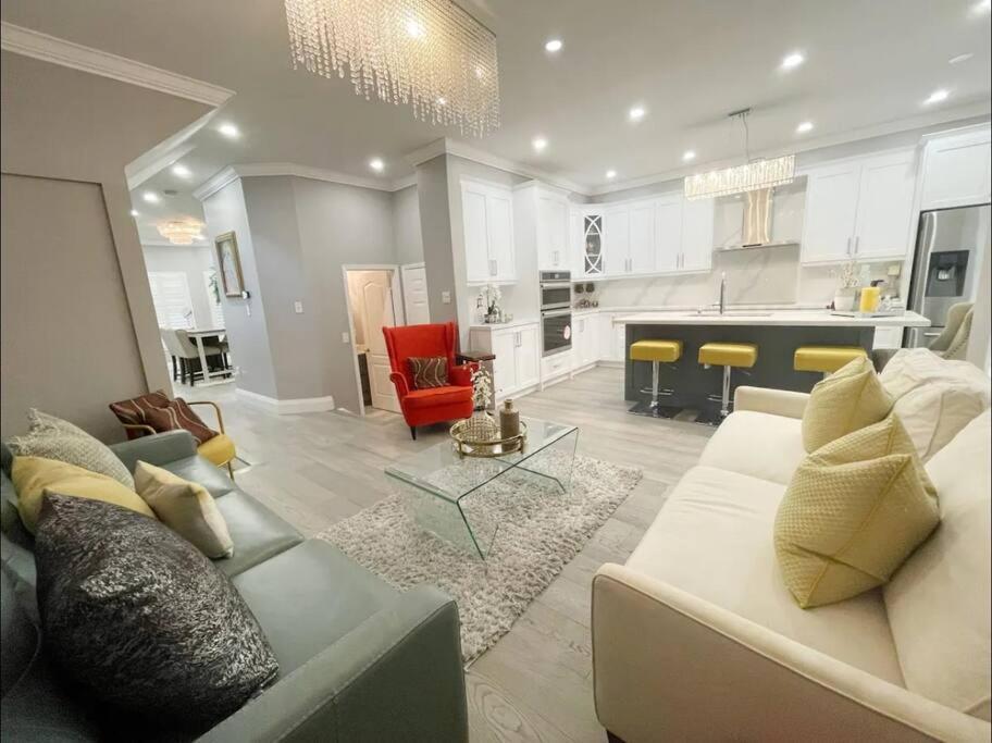 Elegant & Luxurious 3 Bedroom Home Mississauga Dış mekan fotoğraf