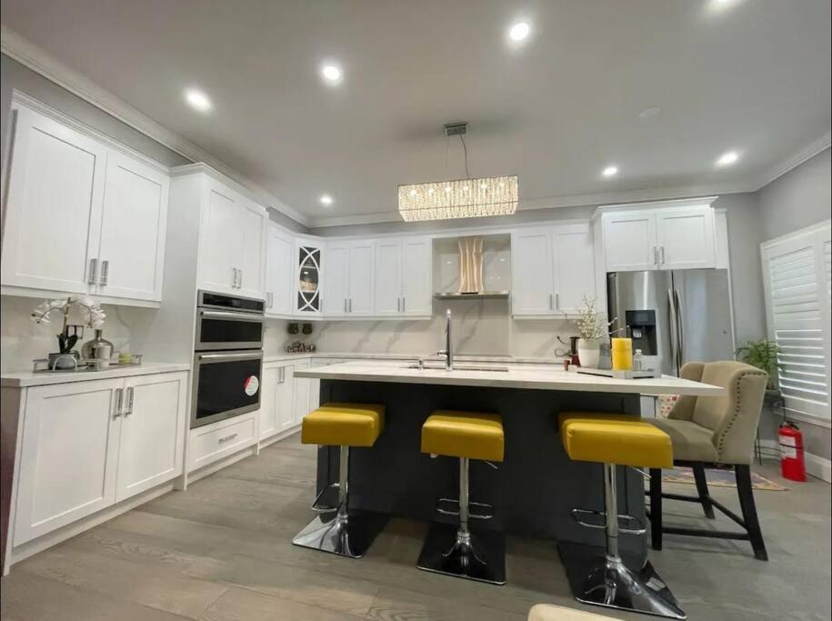 Elegant & Luxurious 3 Bedroom Home Mississauga Dış mekan fotoğraf